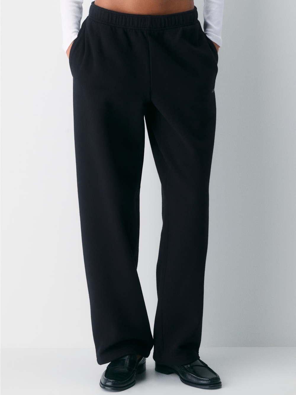 Aritzia Mega Straight Sweatpants Black